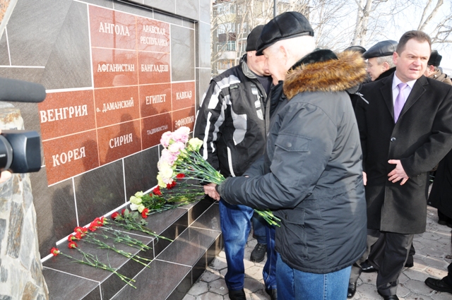 Городские депутаты приняли участие в мероприятиях, посвященных 27-летию вывода Советских войск из Афганистана
