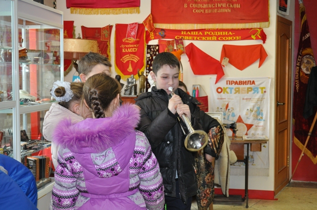 Четвероклассники СОШ № 31 Петропавловска побывали с экскурсией в Музее СССР Четвероклассники СОШ № 31 Петропавловска побывали с экскурсией в Музее СССР