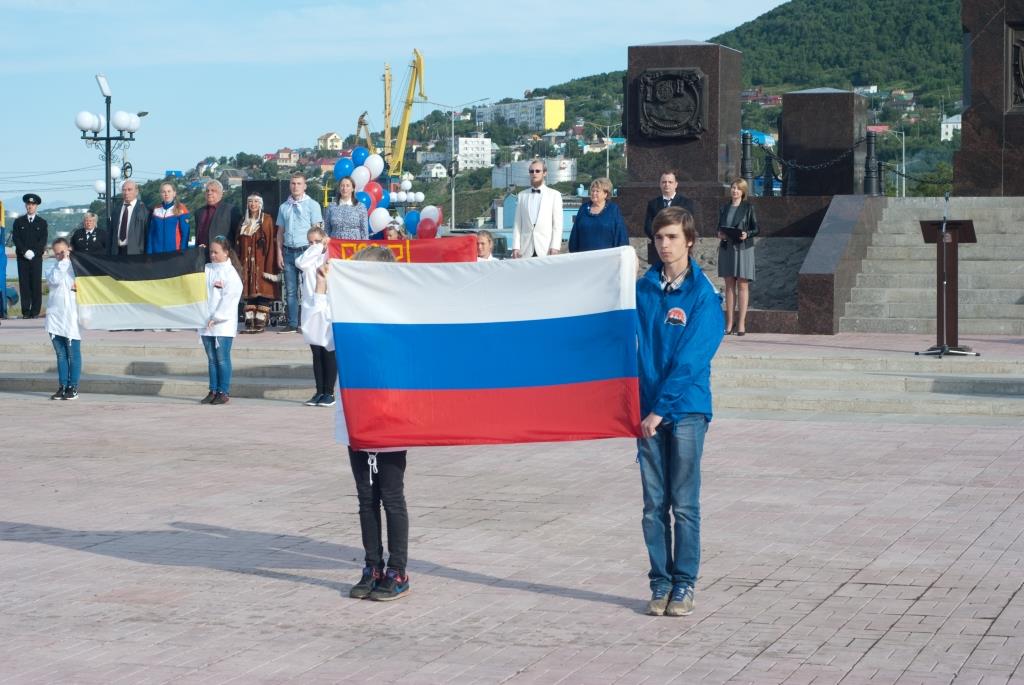 В Петропавловске состоялся торжественный митинг, посвященный Дню Государственного флага РФ