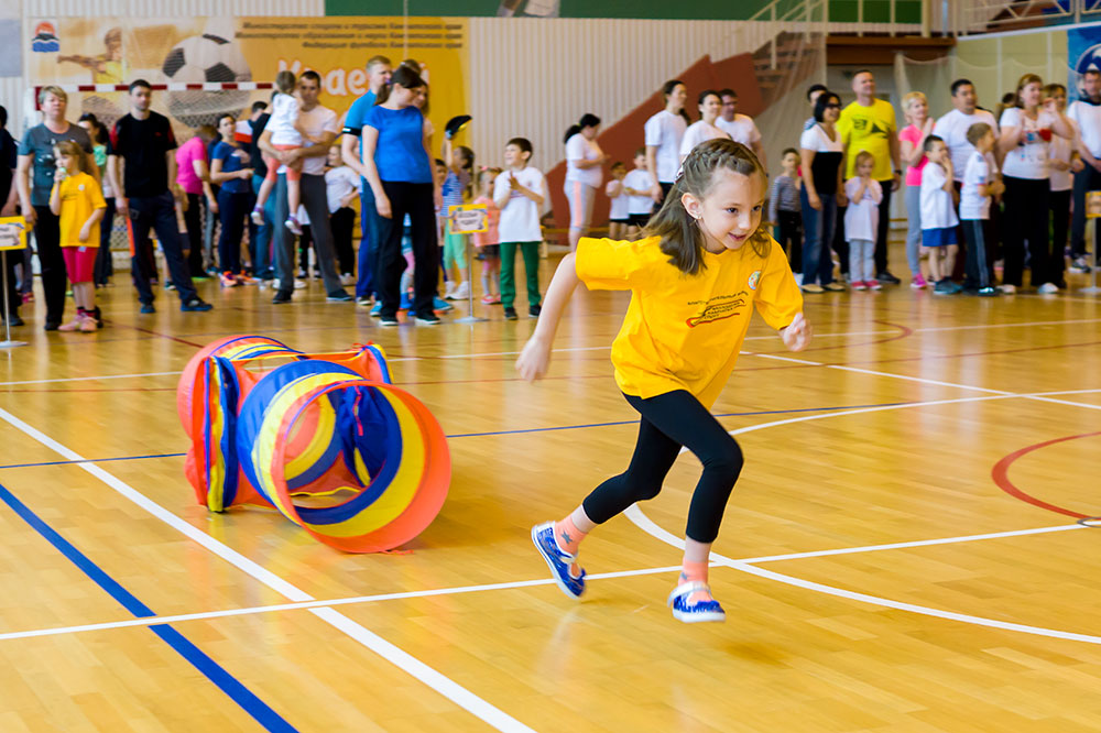 Спортивно-развлекательные соревнования, посвященные Международному дню семьи, организовали городские депутаты Андрей Стуков и Татьяна Ткаченко Спортивно-развлекательные соревнования, посвященные Международному дню семьи, организовали городские депутаты Андрей Стуков и Татьяна Ткаченко