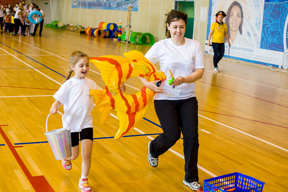 Спортивно-развлекательные соревнования, посвященные Международному дню семьи, организовали городские депутаты Андрей Стуков и Татьяна Ткаченко Спортивно-развлекательные соревнования, посвященные Международному дню семьи, организовали городские депутаты Андрей Стуков и Татьяна Ткаченко