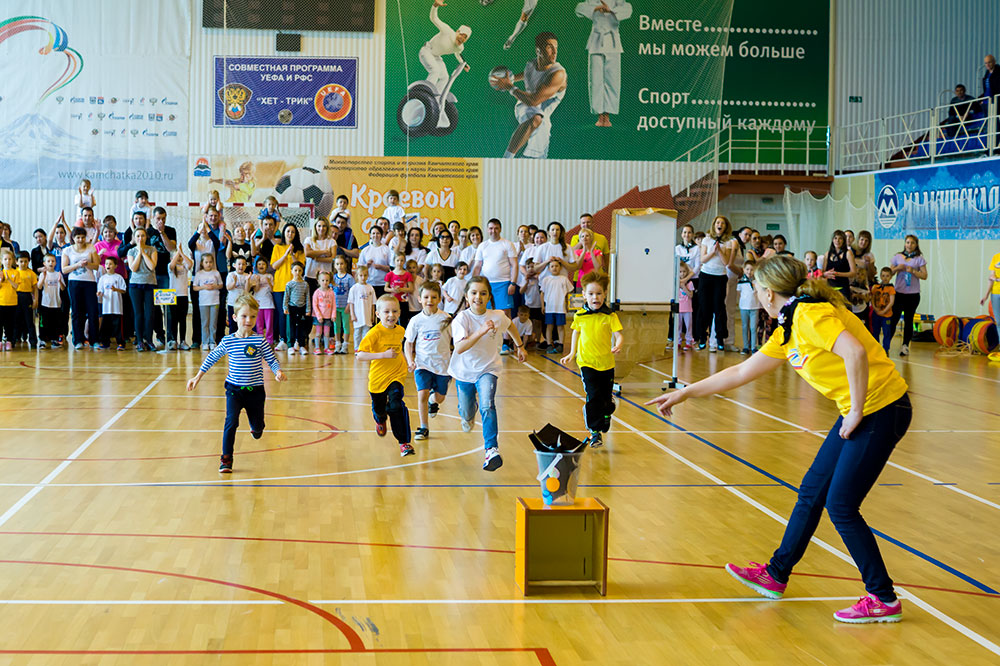 Спортивно-развлекательные соревнования, посвященные Международному дню семьи, организовали городские депутаты Андрей Стуков и Татьяна Ткаченко Спортивно-развлекательные соревнования, посвященные Международному дню семьи, организовали городские депутаты Андрей Стуков и Татьяна Ткаченко