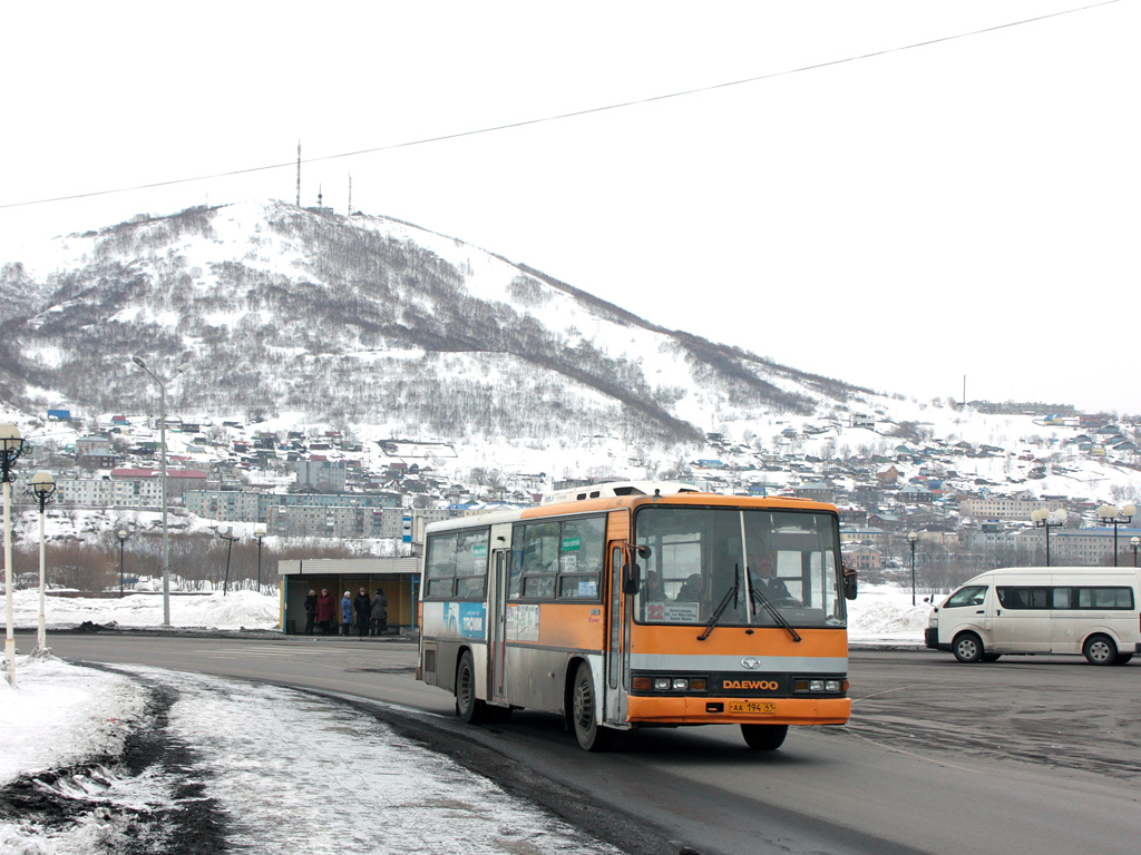 Транспорт в крае. Автовокзал Петропавловск Камчатский. Автобусы Петропавловск-Камчатский. Автобусная станция Петропавловск Камчатский. Первые автобусы в Петропавловске Камчатском.