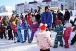 Дошколята с папами состязались в ловкости и силе