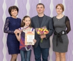 Городские депутаты Андрей Стуков и Татьяна Ткаченко поздравили юную гимнастку Ирину Югову с достойным выступлением на  всероссийском турнире «Мартовская капель»