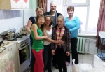 Депутат Андрей Воровский, представители Департамента управления жилищным фондом и активисты молодежной организации «Гордость» провели встречу с жильцами общежития по адресу ул. Молчанова, 14