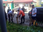 Городские депутаты по обращению жильцов оказали помощь в благоустройстве придомовой территории  