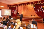 Глава города и городские депутаты поздравили выпускников Петропавловских школ с «последним звонком»