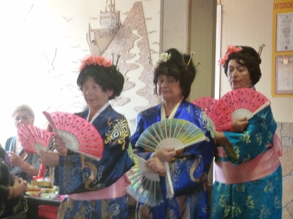 Городские депутаты организовали торжественную встречу ветеранов, проживающих на территории пятого избирательного округа